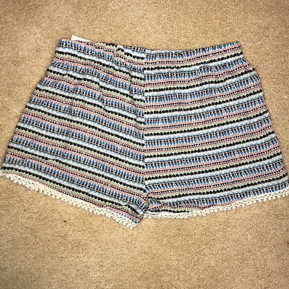 Patterned Shorts - Picture 4 of 4